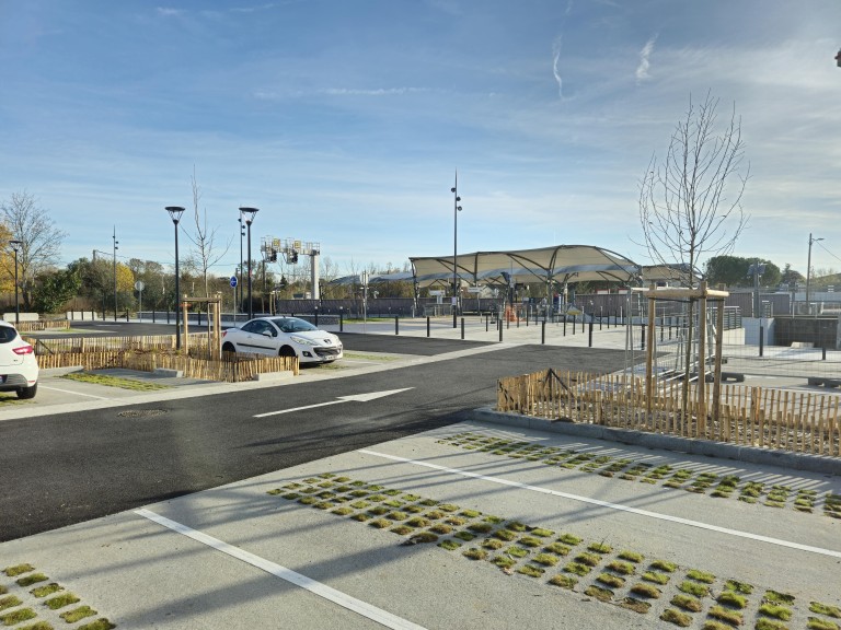 parvis-gare-min