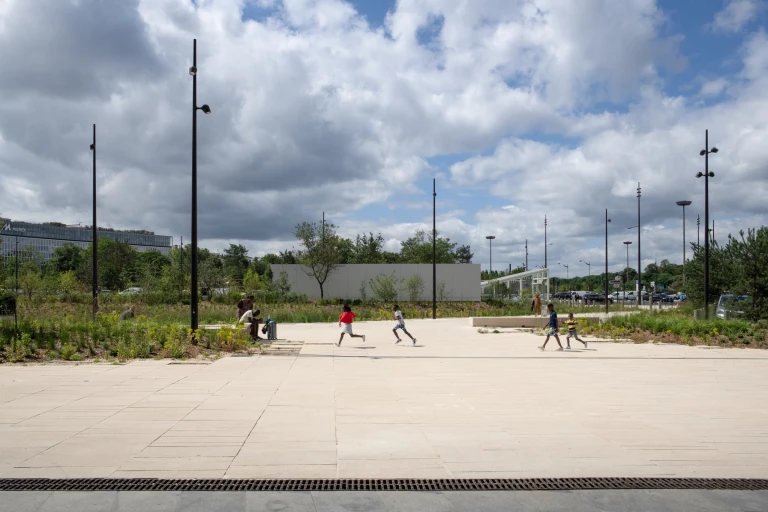 202406-porte-maillot11